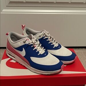 Nike Women’s Blue and Pink Sneakers